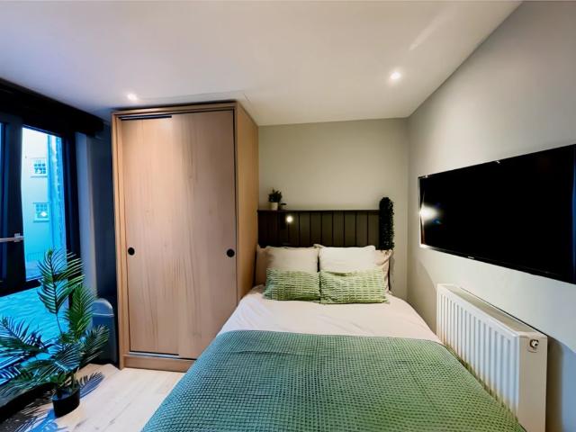 Studio for rent in Stokes Croft, Feckenham