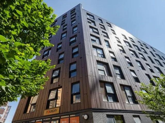 Studio for rent in Little Woodhouse, Leeds