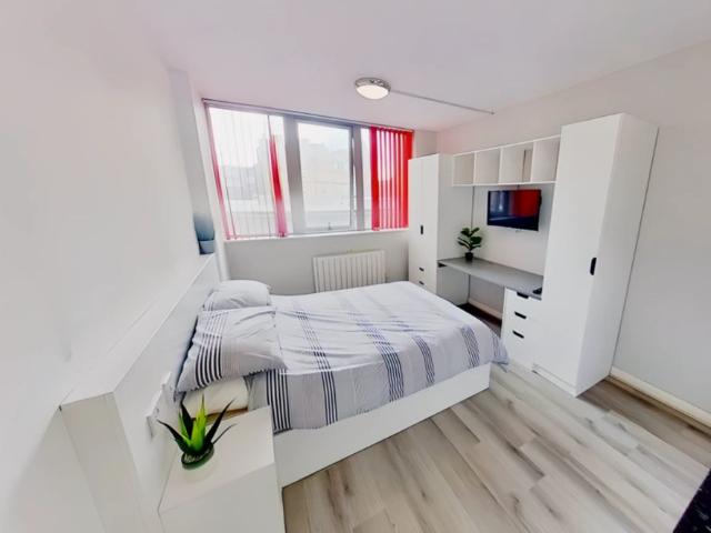 Studio for rent in St Ann's, Haddon