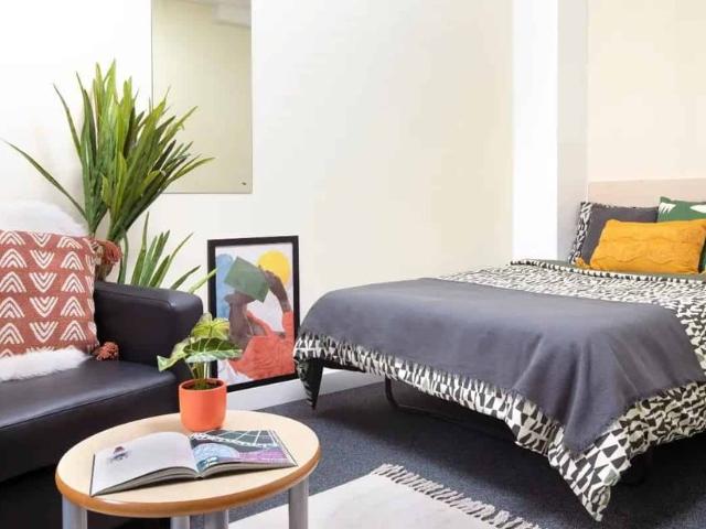 Room for rent in City Centre, Isle Of Man