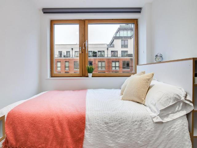 Apartment for rent in Sands End, Greater London