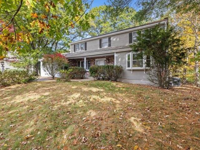House for sale in Olin Woods, Needham
