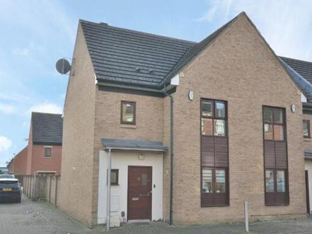 House for sale in Northampton, Northamptonshire