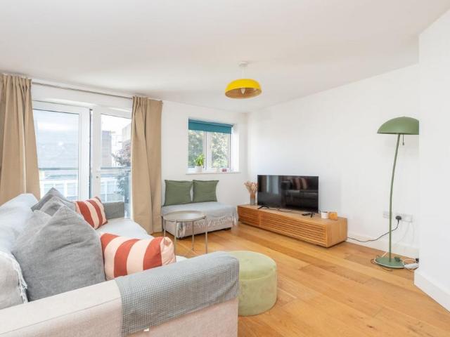 House for rent in Stockwell, Greater London
