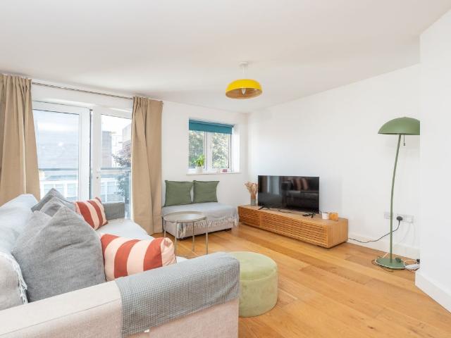 Apartment for rent in Stockwell, Greater London