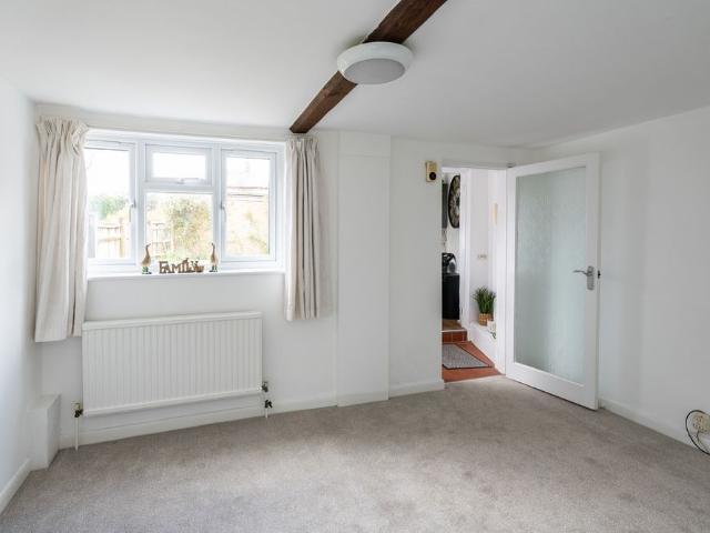 House for rent in Pachesham Park, Surrey