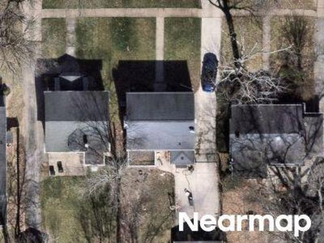 House for sale in Elyria