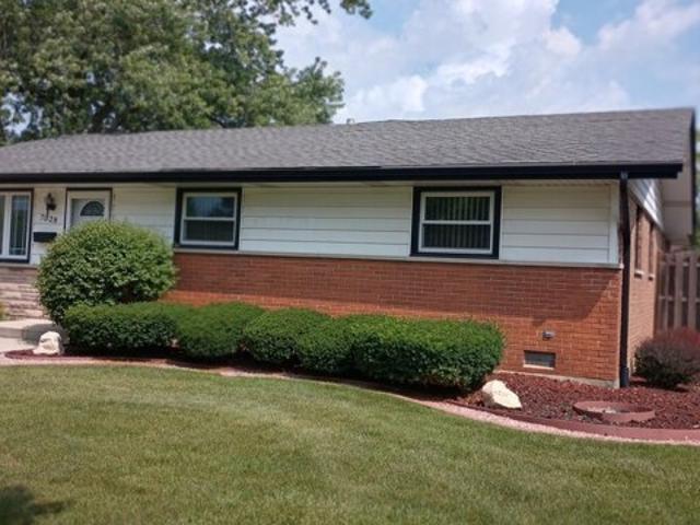 House for sale in Bridgeview