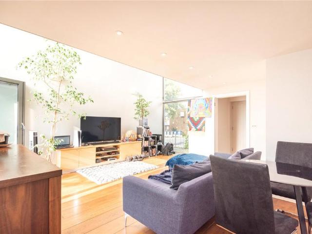 House for rent in London Borough of Barnet, Greater London
