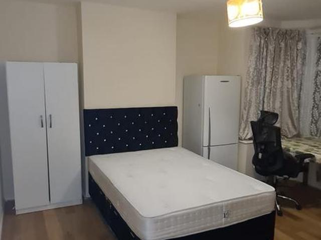 House for rent in London Borough of Croydon, Greater London