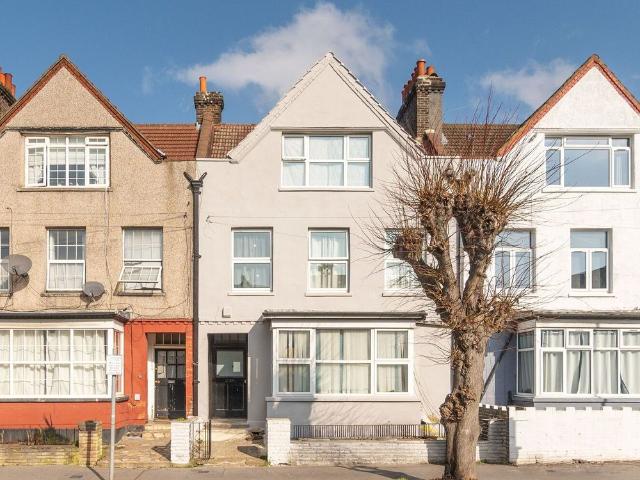 Room for rent in London Borough of Croydon, Greater London