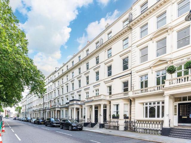 House for rent in Brompton, Greater London