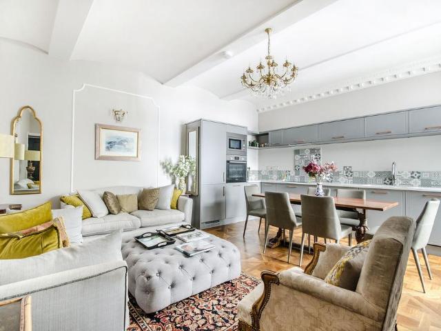 House for rent in Brompton, Greater London