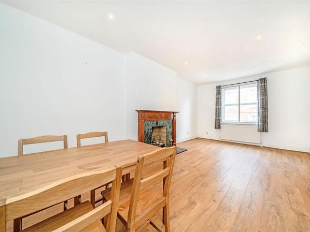 Apartment for rent in South Kensington, Greater London