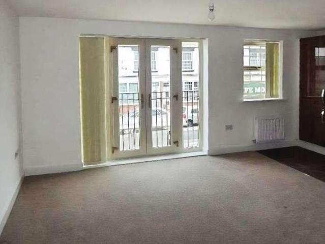 Townhouse for rent in Darnall, South Yorkshire