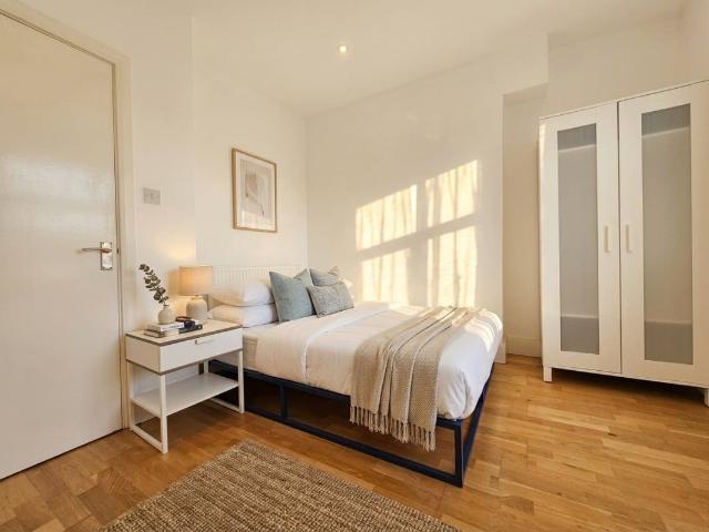Apartment for rent in Shepherd's Bush, Greater London