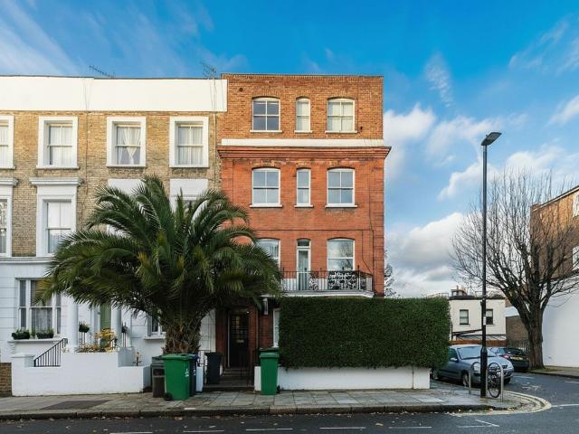 House for rent in London Borough of Hammersmith and Fulham, Greater London