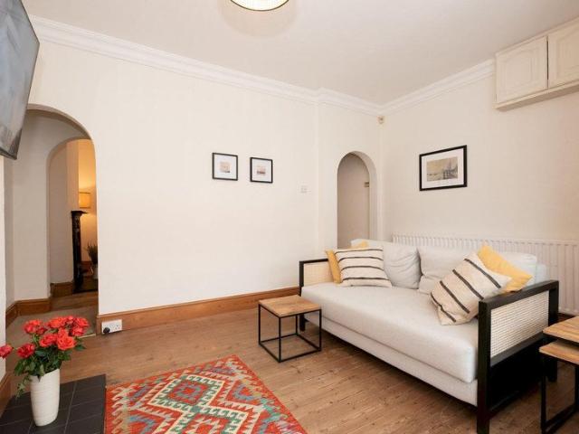 House for rent in Strawberry Hill, Greater London