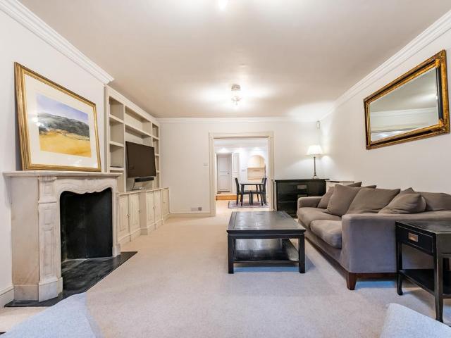 House for rent in Brompton, Greater London