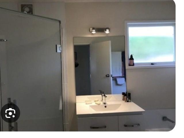 Apartment for rent in Stanley Point, Devonport-Takapuna