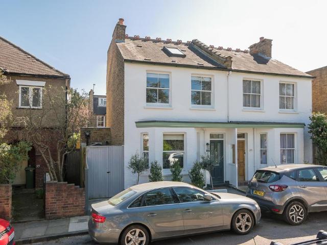House for rent in North Sheen, Greater London