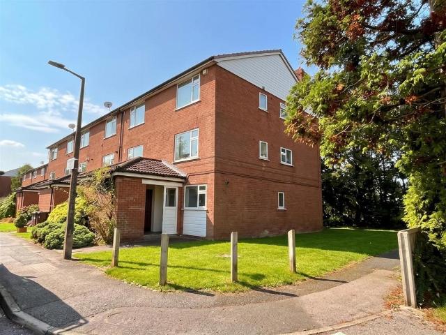 Apartment for rent in Gillbent, Stockport