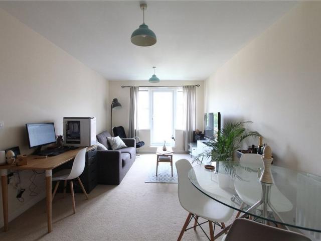 Apartment for rent in Lane, Greater London