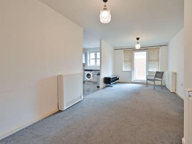 Apartment for rent in Lane, Greater London