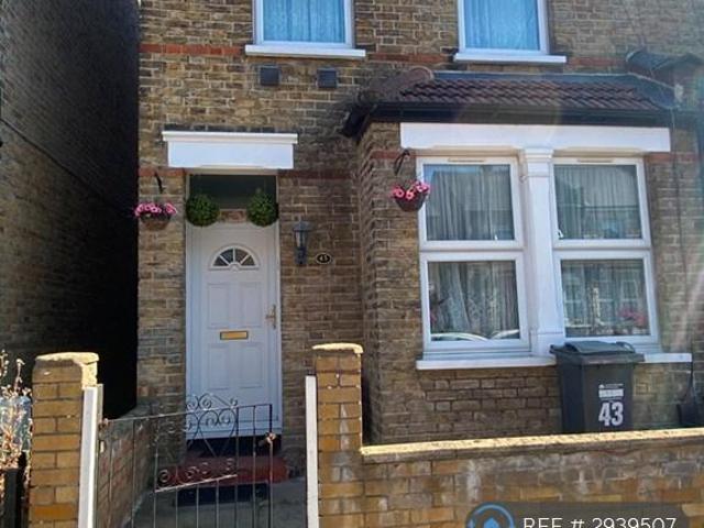 House for rent in London Borough of Hounslow, Greater London