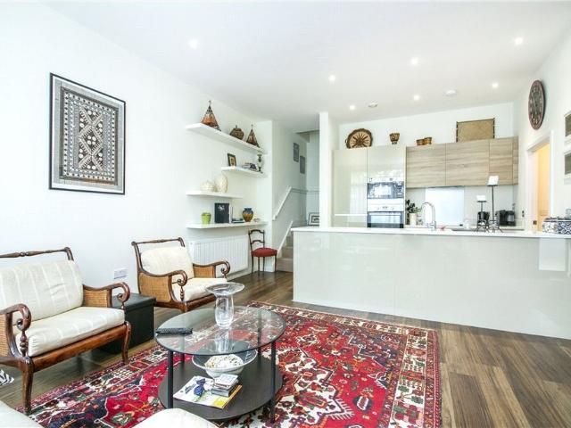 House for rent in London Borough of Ealing, Greater London