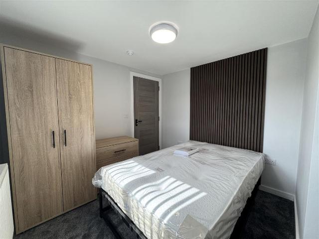 Room for rent in Berry Hill, Potters Corner
