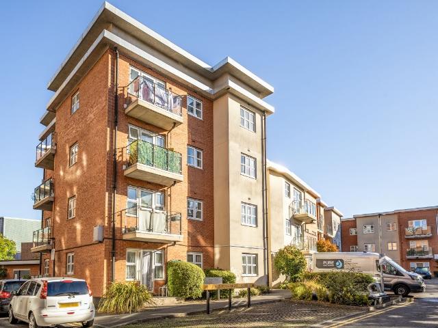Apartment for rent in South Harrow, Greater London