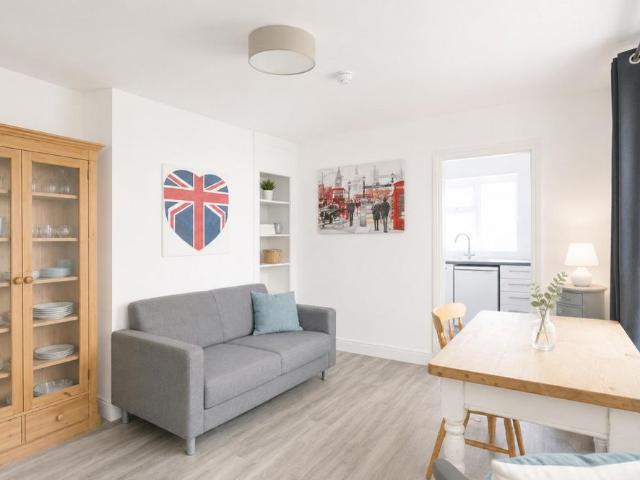 Room for rent in Kursaal Estate, Alton Barnes