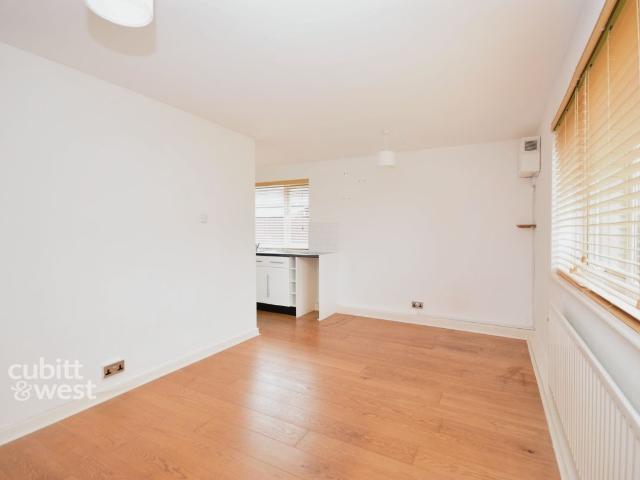 Apartment for rent in London Borough of Sutton, Greater London