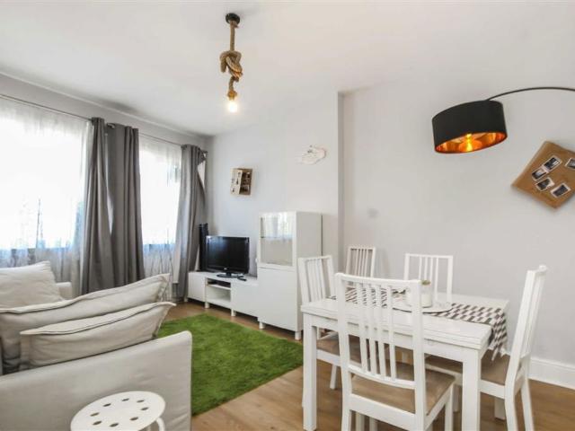 Apartment for rent in Hampton Hill, Greater London