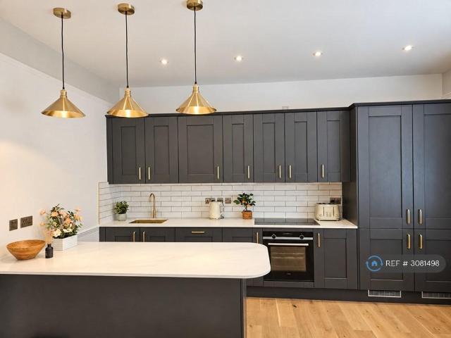 Apartment for rent in London Borough of Richmond upon Thames, Greater London