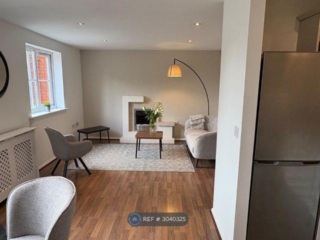 Apartment for rent in Whitefield, Bury