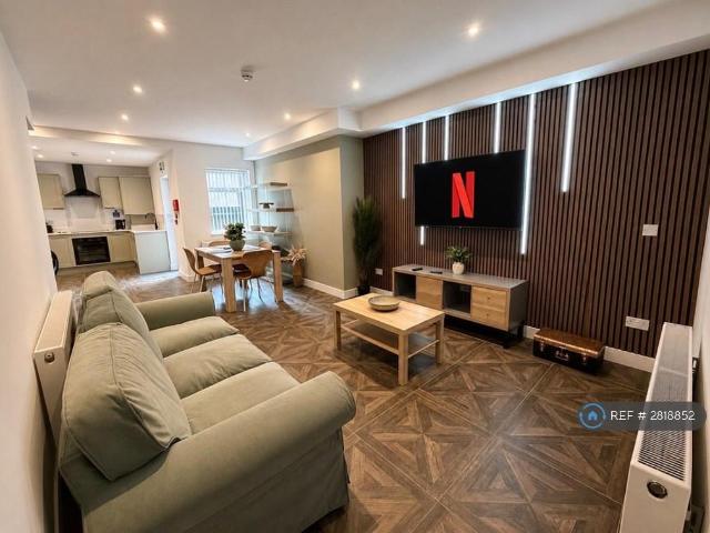 House for rent in Hooley Brow, Burnedge