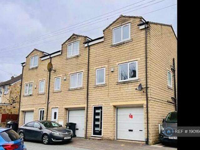 House for rent in Thornhills, Brighouse