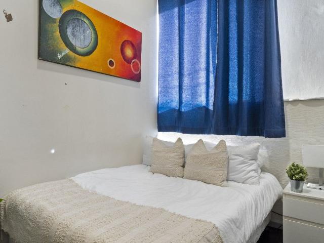 Room for rent in Inner West, Sydney