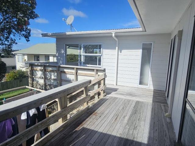 Apartment for rent in Whangaparaoa, Oroua County