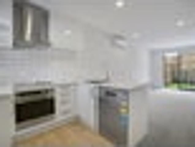 Townhouse for rent in Whangaparaoa, Oroua County