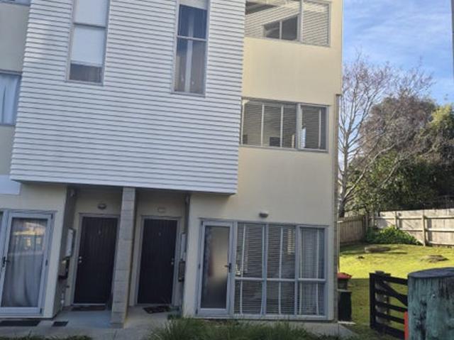Apartment for rent in Whangaparaoa, Oroua County