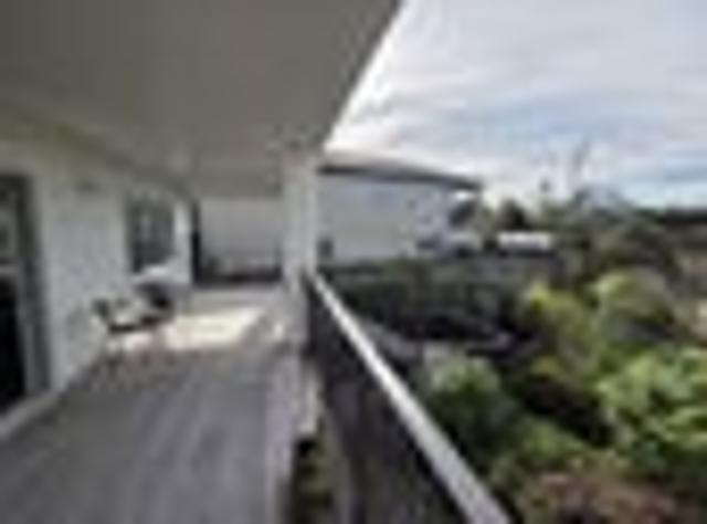 Townhouse for rent in Whangaparaoa, Oroua County