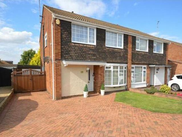 House for sale in Luton, England