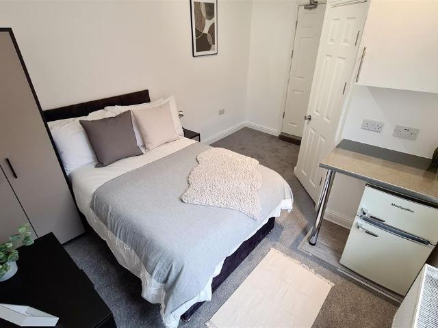 Room for rent in West Midlands