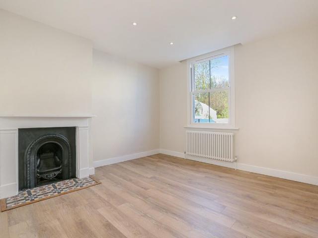 Apartment for rent in London Borough of Lewisham, Forest Hill