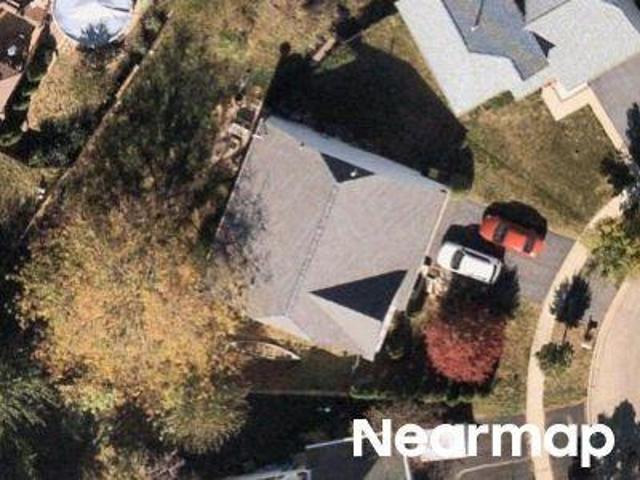 House for sale in Lake In The Hills