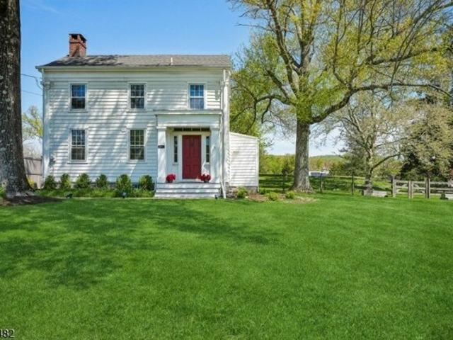 House for sale in Neshanic Station, New Jersey