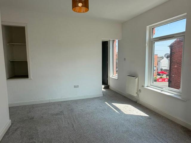 House for rent in Caldermill, East Midlands